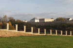 Fenced cemetery in Szydłów_2023